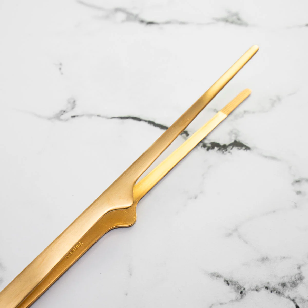 Gestura Stando Tweezer - Gold - Image 3
