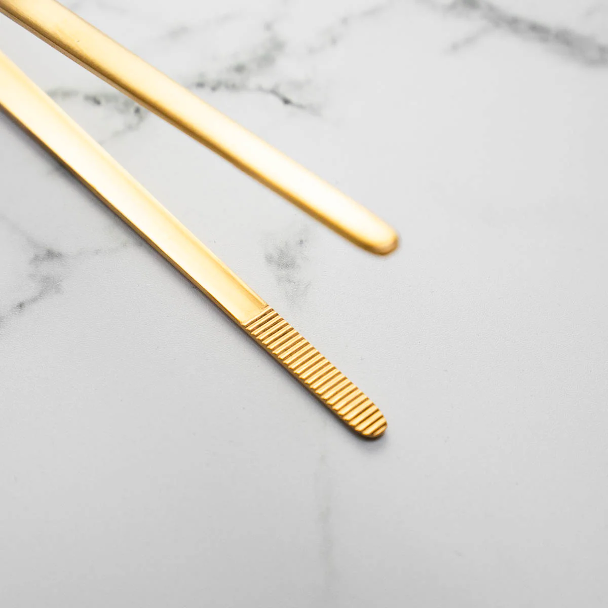 Gestura Stando Tweezer - Gold - Image 6