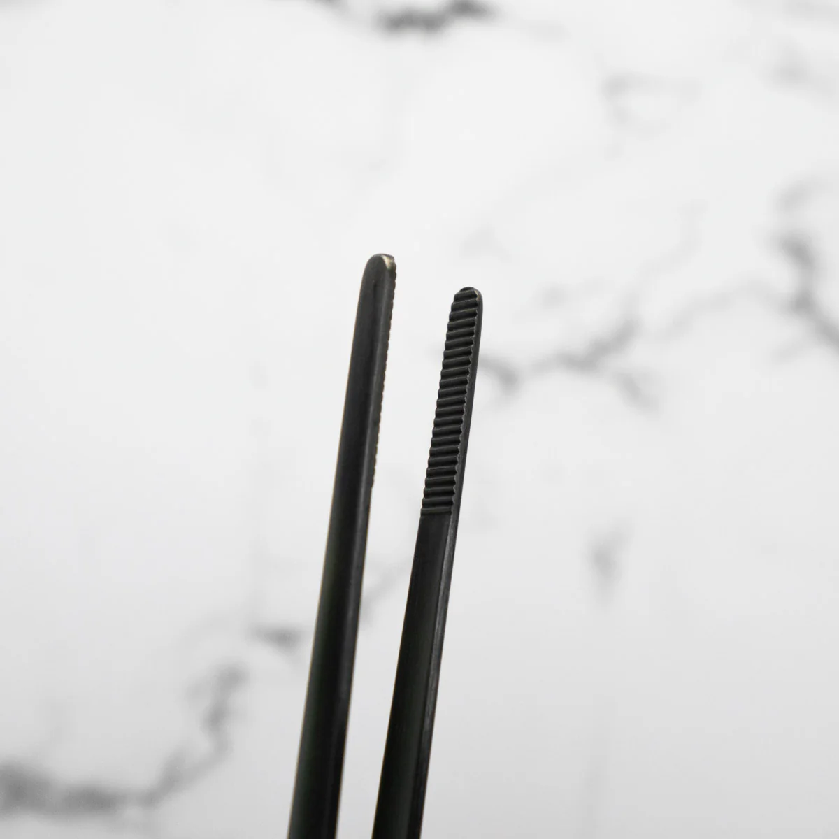 Gestura Stando Tweezer - Gunmetal - Image 3