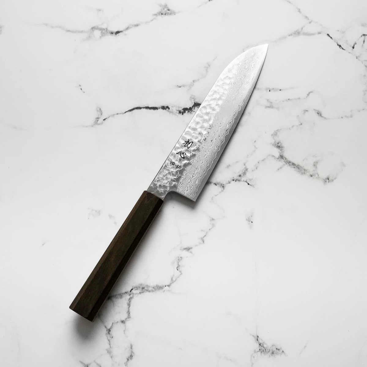 Hatsukokoro Hayabusa VG10 Damascus Tsuchime Santoku 180mm - Image 4
