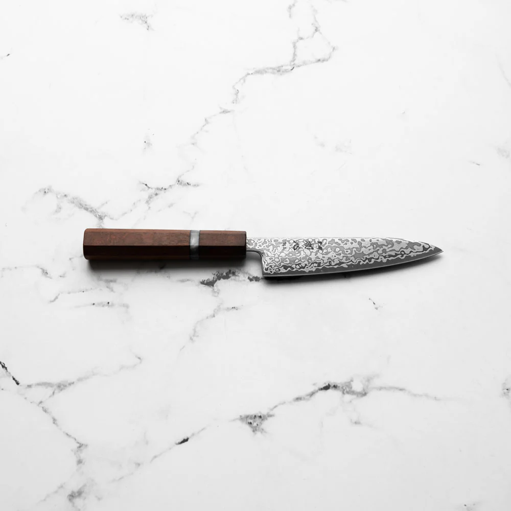 Hatsukokoro Hikari SLD Damascus Kurozome Petty 130mm - Sandalwood - Image 4