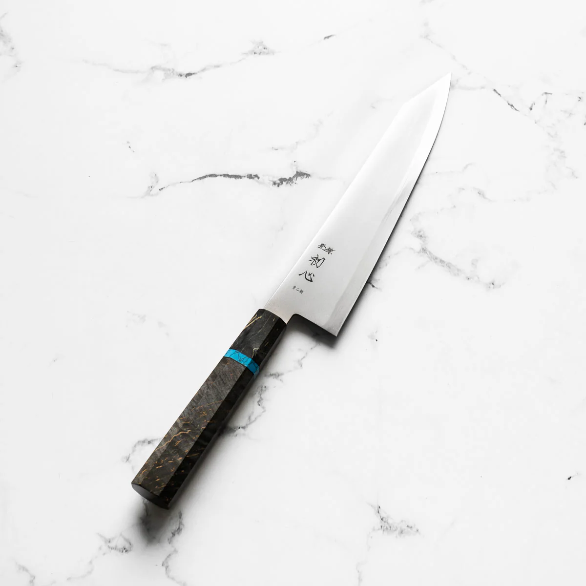 Hatsukokoro Kaijin Blue 2 Stainless Clad Kiritsuke Gyuto 210mm - Maple Turquoise - Image 2