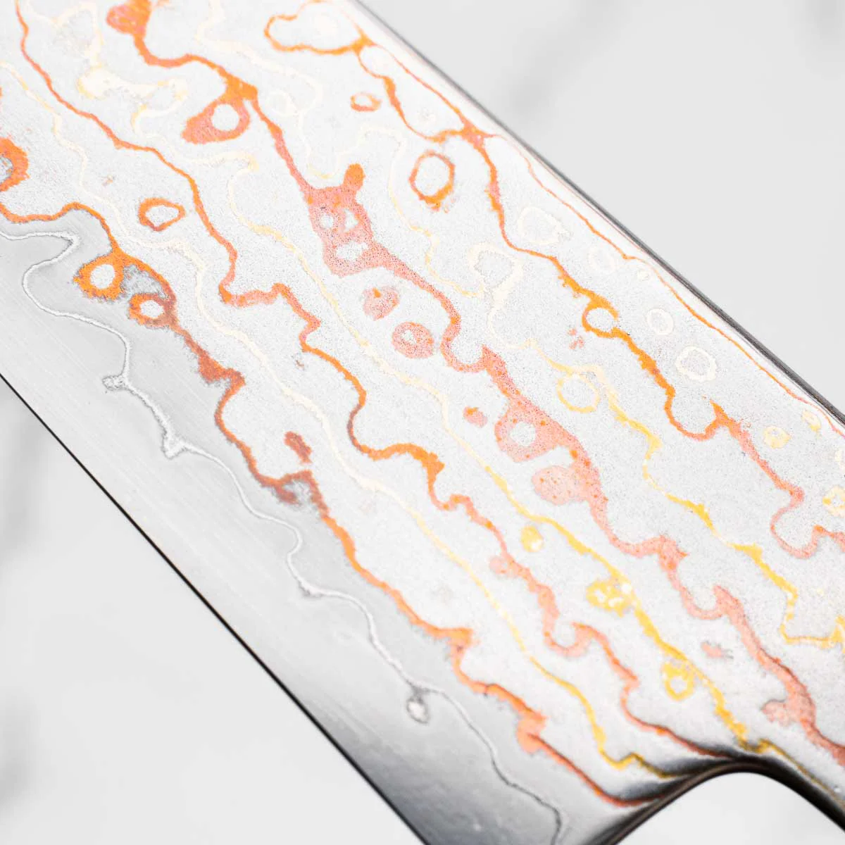 Hatsukokoro Kujaku V-Toku 2 Rainbow Damascus Petty 150mm - Sandalwood - Image 6
