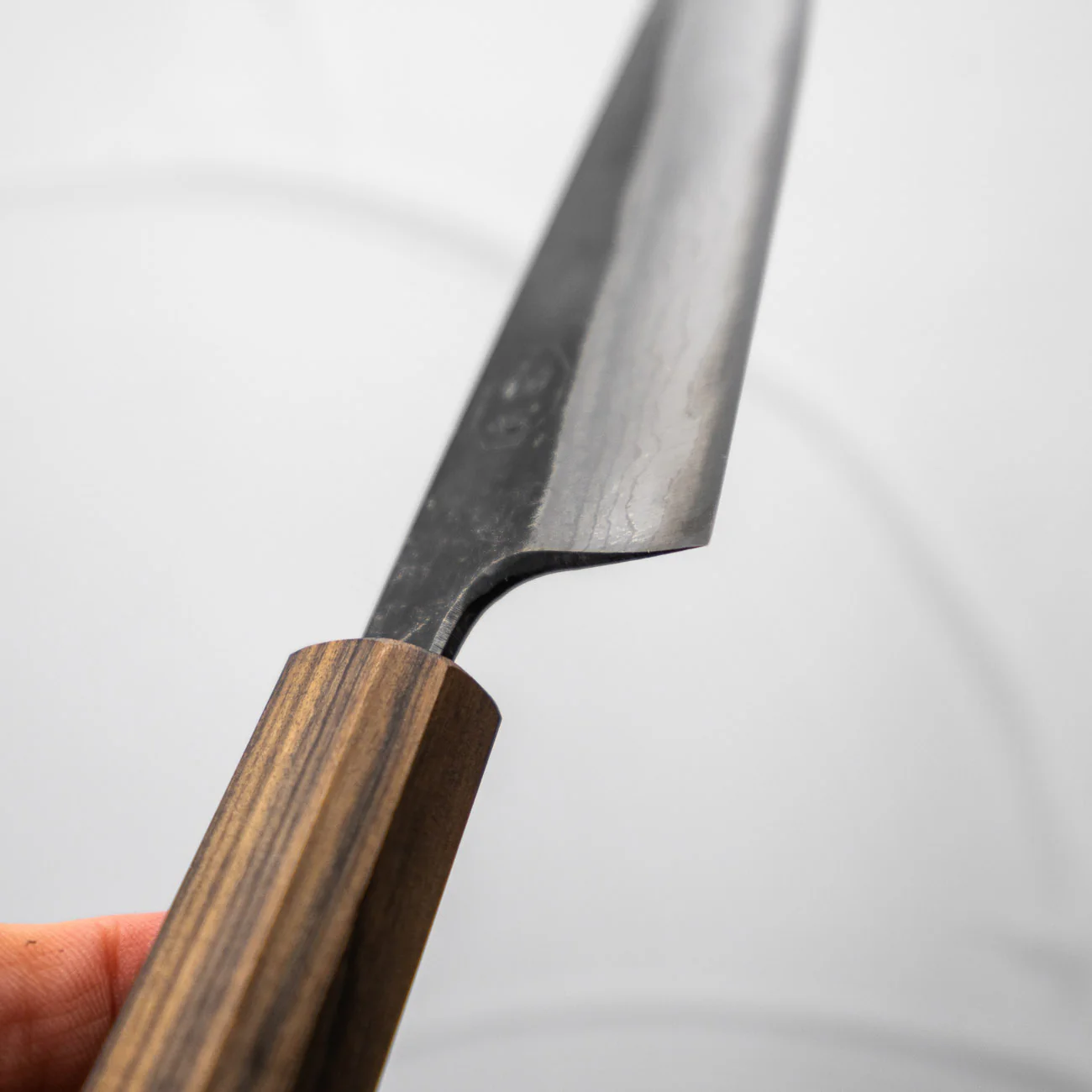 Hatsukokoro Kumokage Blue 2 Kurouchi Damascus Honesuki 150mm - Image 2