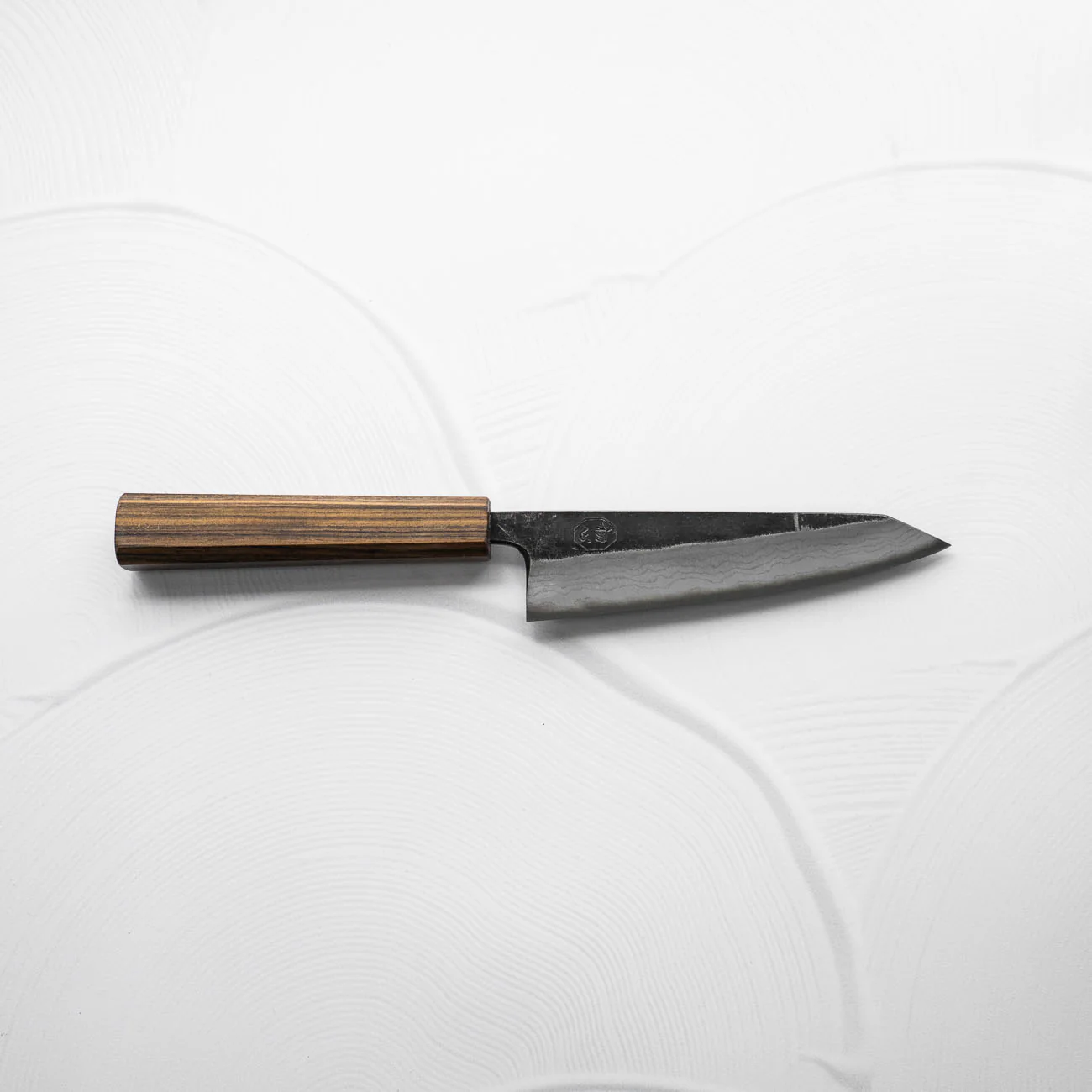 Hatsukokoro Kumokage Blue 2 Kurouchi Damascus Honesuki 150mm - Image 3