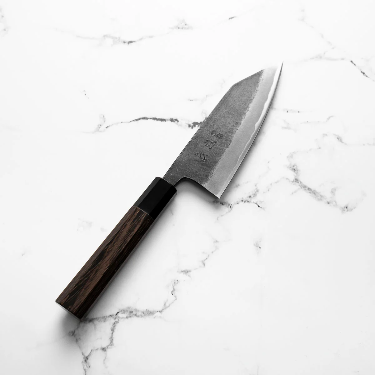 Hatsukokoro Kurokaze Blue 2 Kurouchi Double Bevel Kiritsuke Deba 150mm - Image 2