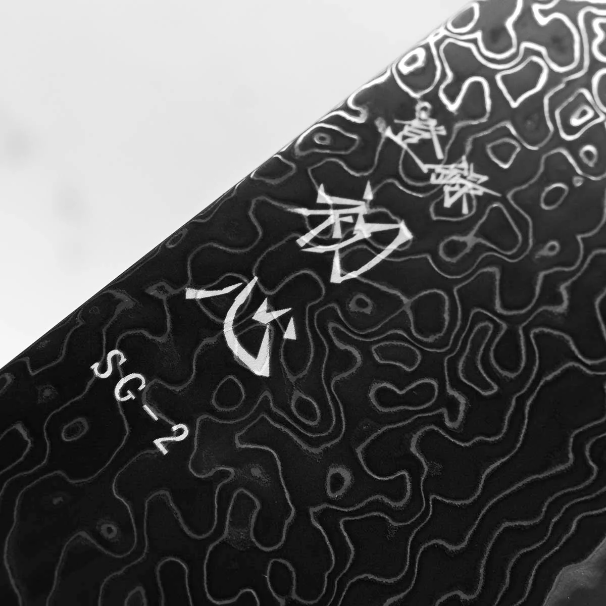 Hatsukokoro Ryuhyo Kurozome SG2 Damascus Bunka 180mm -  Dark Carbon Fibre - Image 5