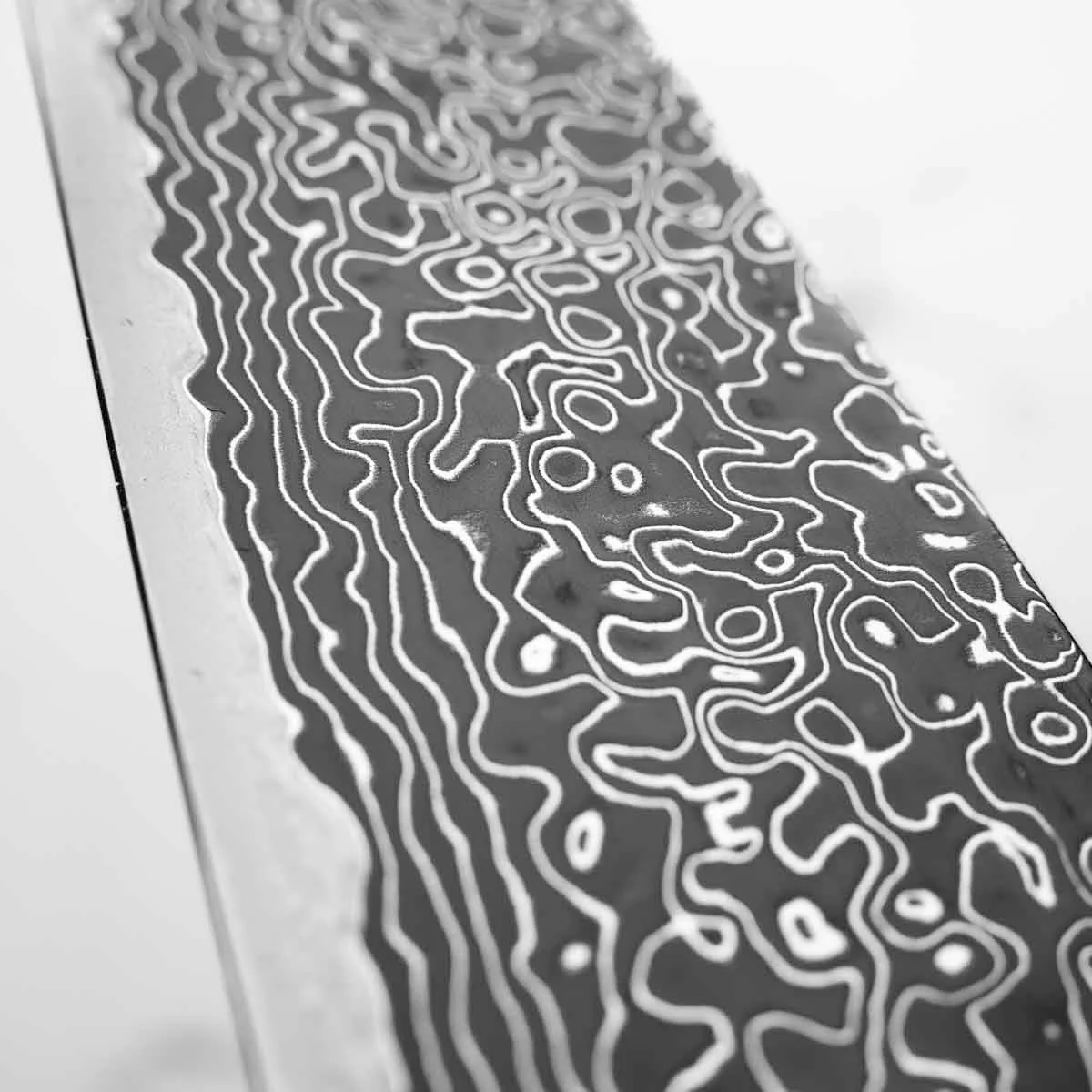 Hatsukokoro Ryuhyo Kurozome SG2 Damascus Bunka 180mm -  Dark Carbon Fibre - Image 6