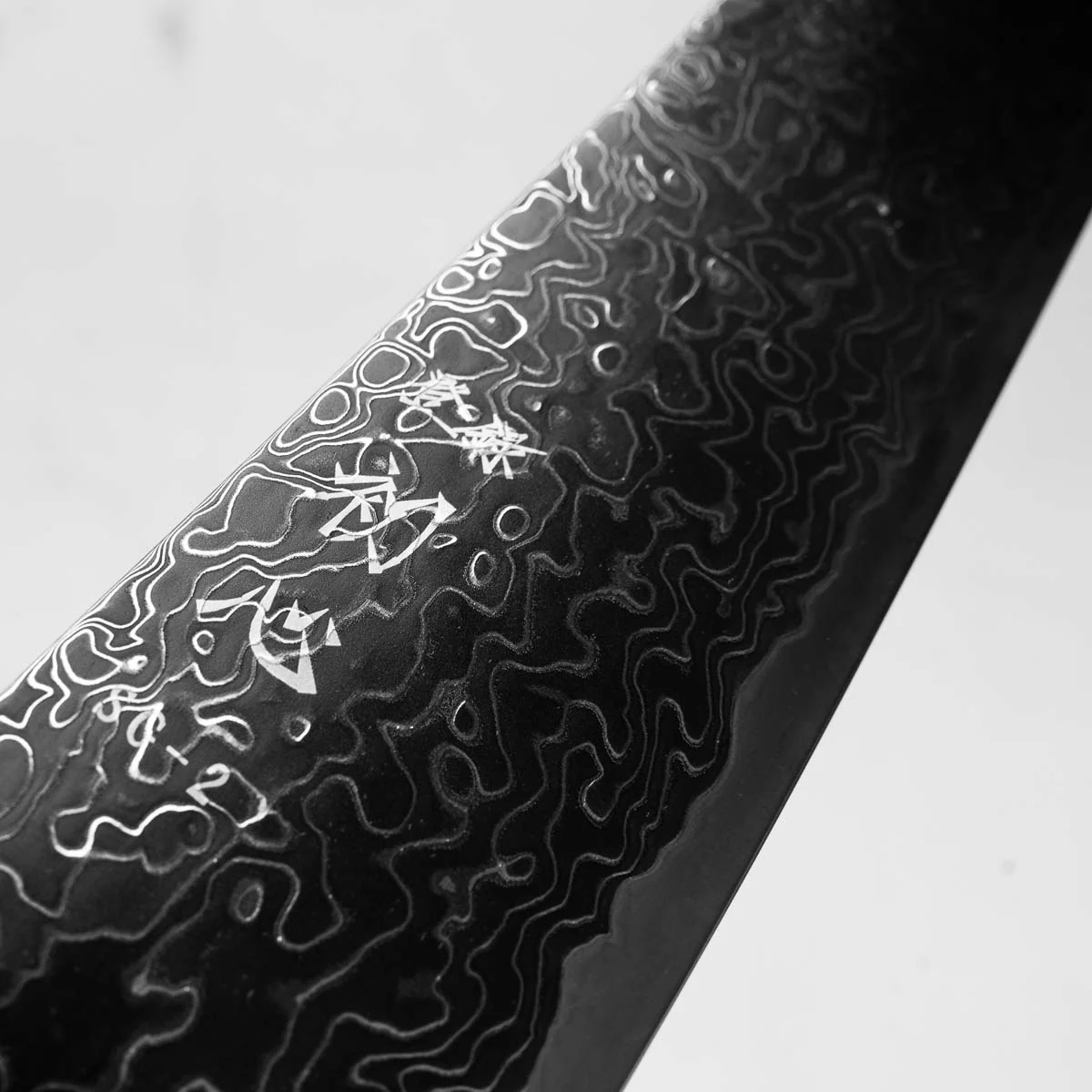 Hatsukokoro Ryuhyo Kurozome SG2 Damascus Kiritsuke Gyuto 210mm -  Persimmon - Image 5