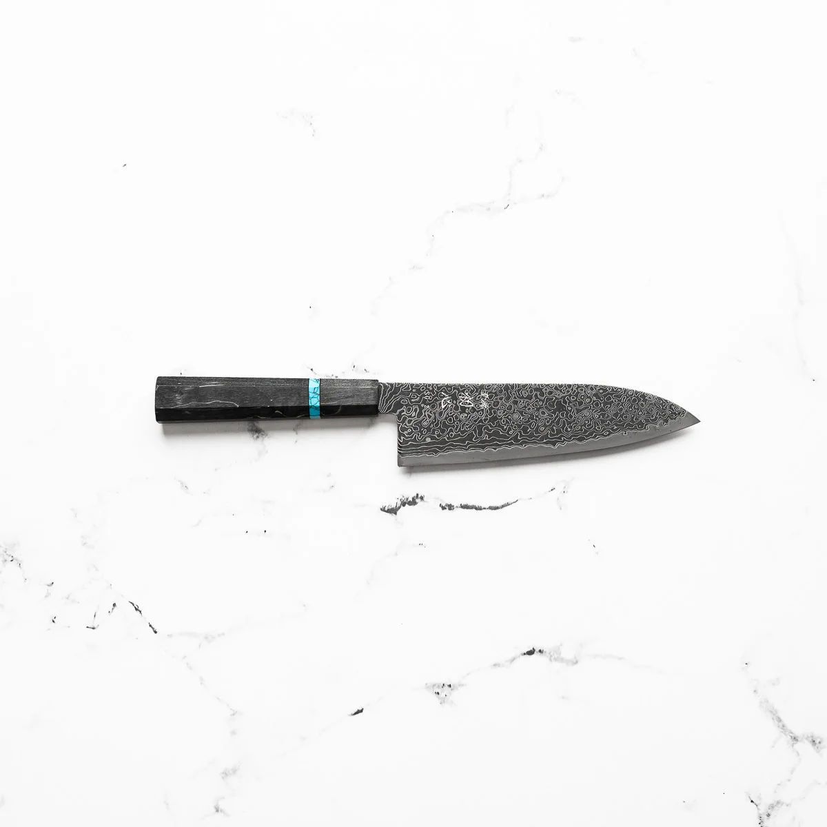 Hatsukokoro Ryuhyo Kurozome SG2 Damascus Santoku 180mm -  Maple Turquoise - Image 4