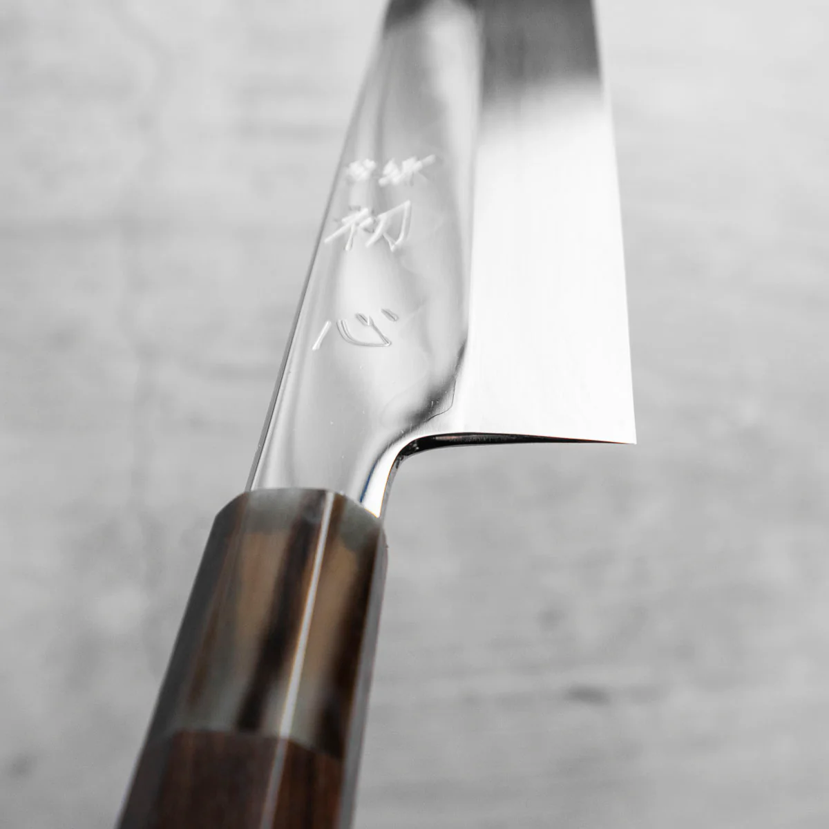 Hatsukokoro x Nakagawa White 3 Honyaki Mirror Finished Gyuto 210mm - Ebony & Blonde - Image 6