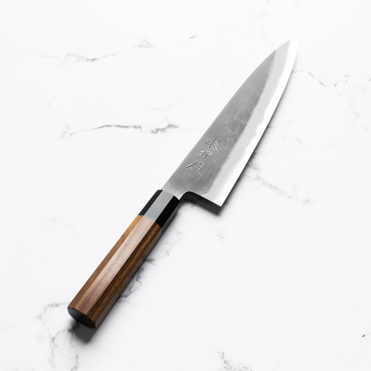 Mutsumi Hinoura Ajikataya White 2 Gyuto 210mm - Rosewood / Black Horn - Image 2