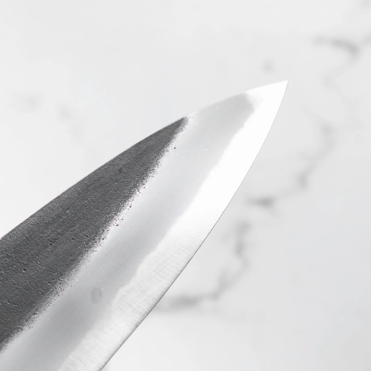 Mutsumi Hinoura Ajikataya White 2 Petty 135mm - Rosewood / White Horn - Image 7