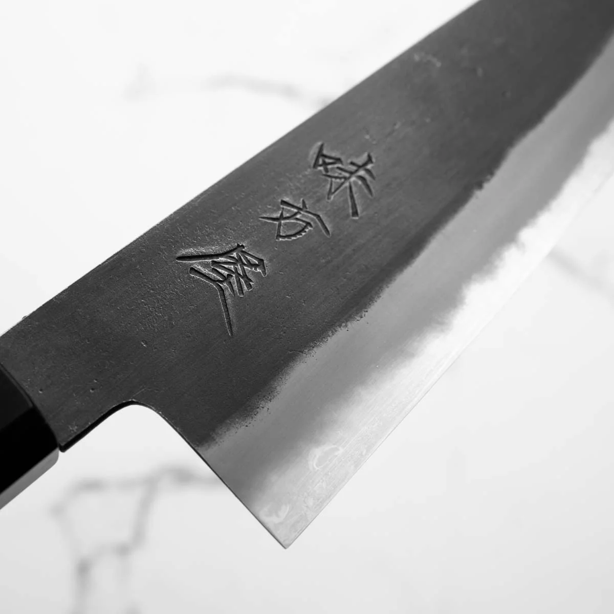 Mutsumi Hinoura Ajikataya White 2 Gyuto 210mm - Rosewood & Black Horn - Image 5