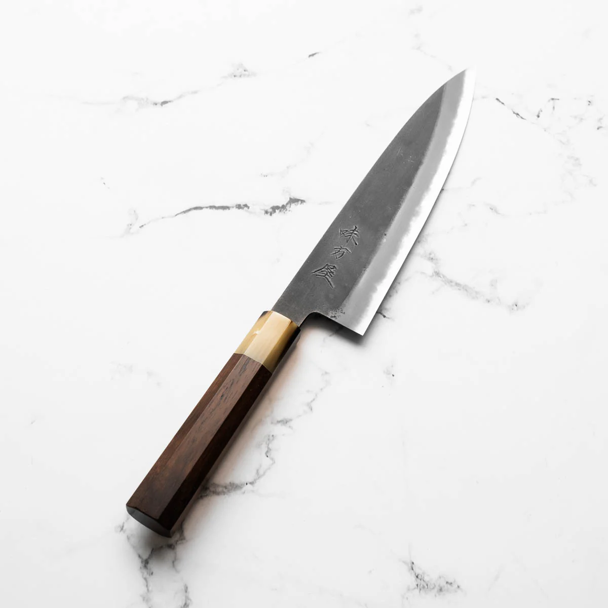 Mutsumi Hinoura Ajikataya White 2 Gyuto 210mm - Rosewood & White Horn - Image 2