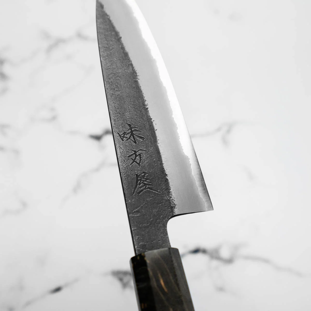 Mutsumi Hinoura Ajikataya White 2 SS Clad Petty 135mm - Dark Maple - Image 5