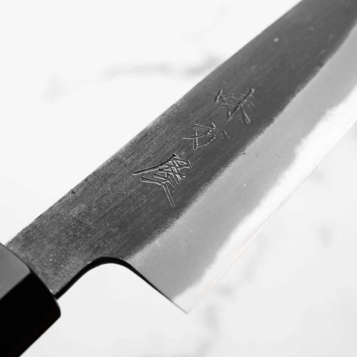 Mutsumi Hinoura Ajikataya White 2 Petty 135mm - Lauraceae & Black Horn - Image 5