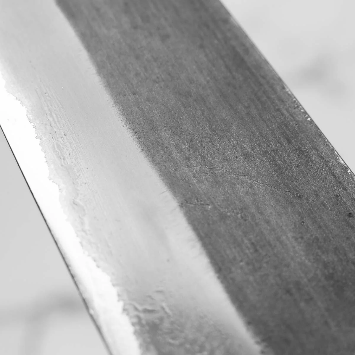 Mutsumi Hinoura Ajikataya White 2 SS Clad Petty 135mm - Resin (Red) - Image 6