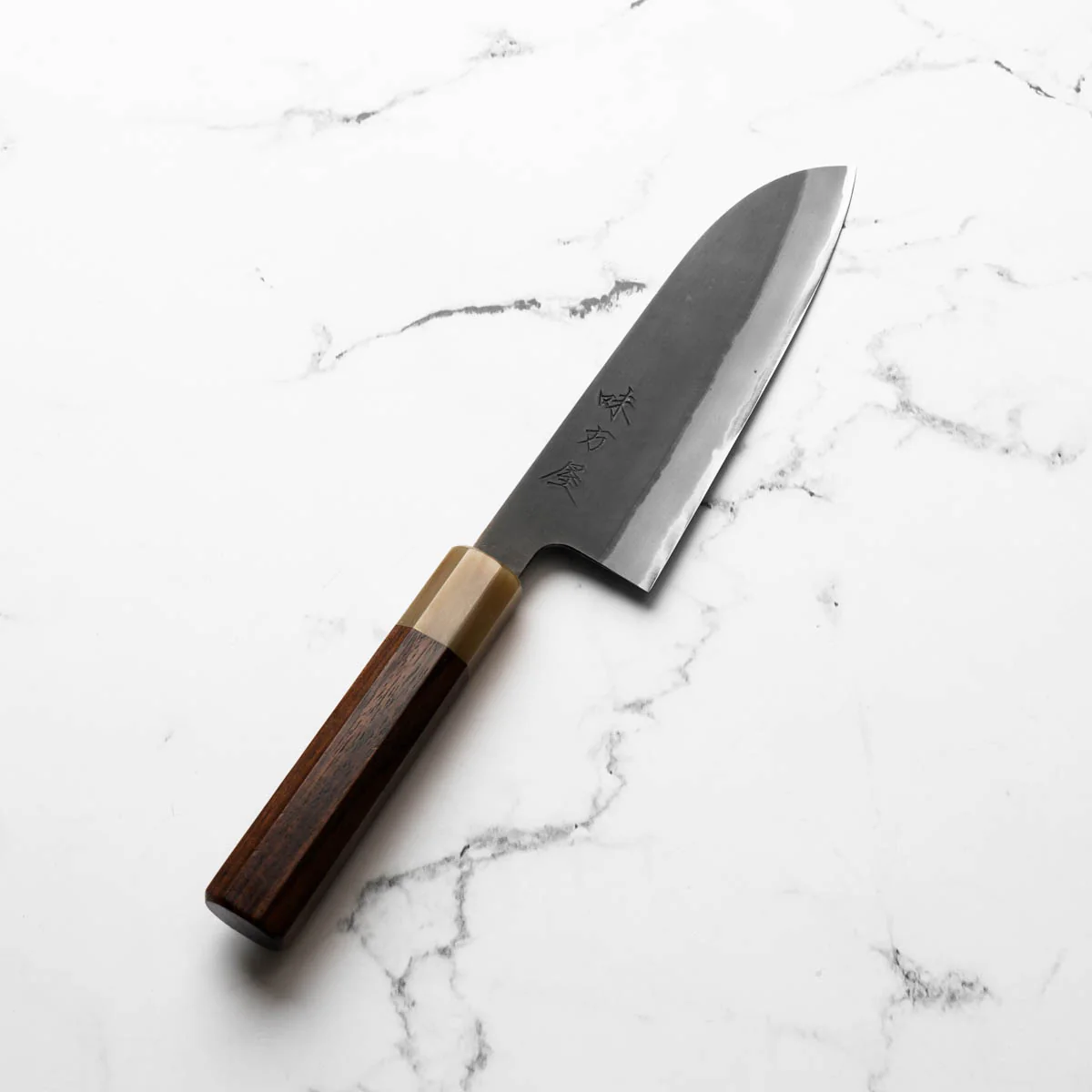 Mutsumi Hinoura Ajikataya White 2 Santoku 165mm - Rosewood & Blonde - Image 2