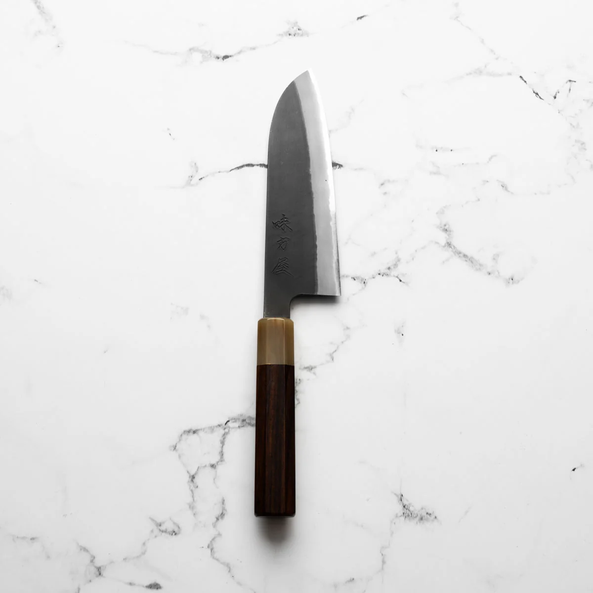Mutsumi Hinoura Ajikataya White 2 Santoku 165mm - Rosewood & Blonde - Image 3