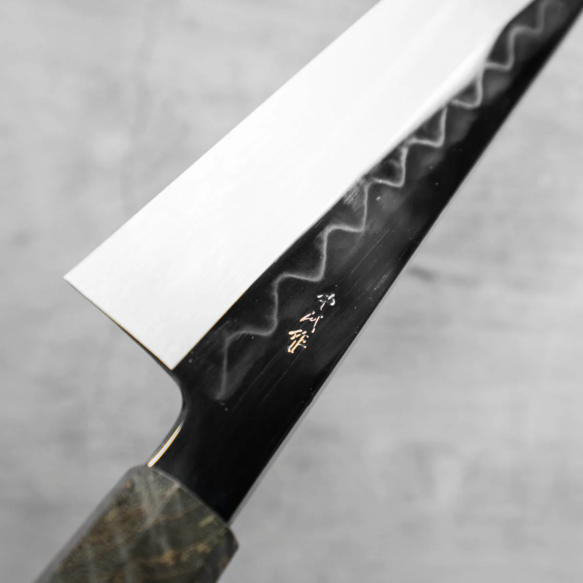 Hatsukokoro x Nakagawa White 3 Honyaki Mirror Finished Gyuto 210mm - Dark Maple - Image 4