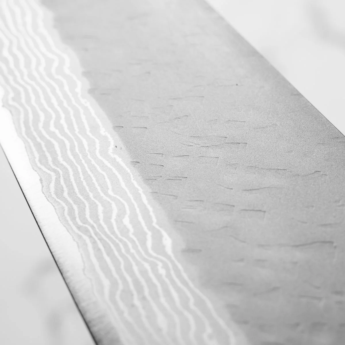 Nigara Hamono VG10 Tsuchime Damascus Kiritsuke 240mm - Ebony - Image 6