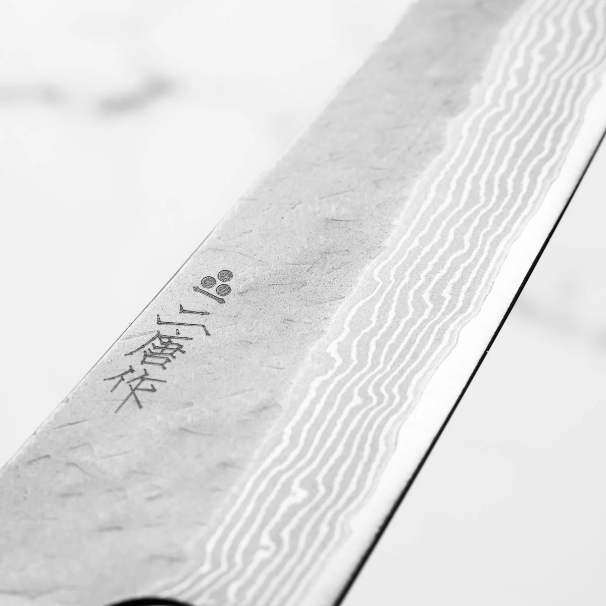 Nigara Hamono VG10 Tsuchime Damascus Petty 150mm - Ebony - Image 7