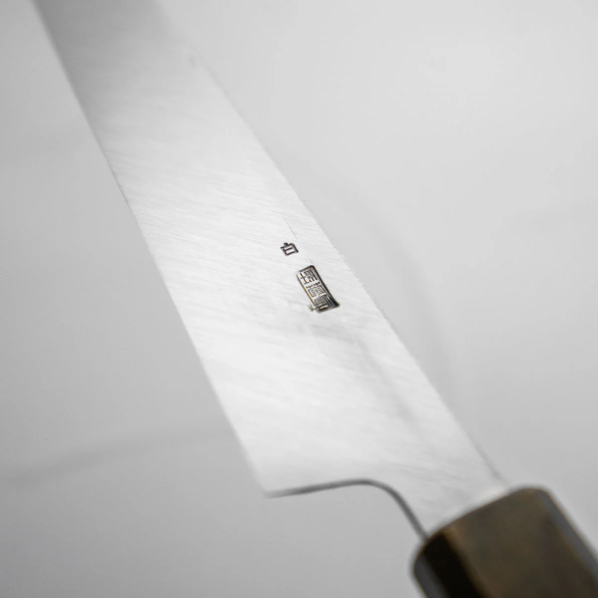 Sakai Kikumori "Kikuzuki Kuro" Yanagiba 240mm - Image 4