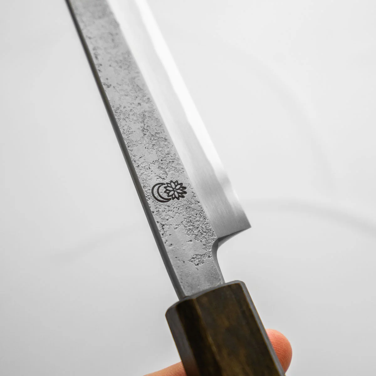 Sakai Kikumori "Kikuzuki Rin" Yanagiba 240mm - Image 3