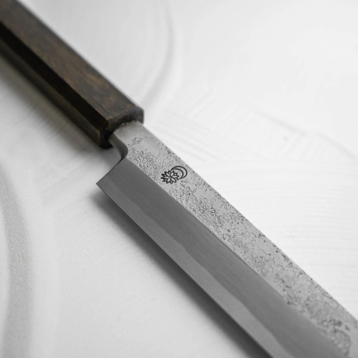 Sakai Kikumori "Kikuzuki Rin" Yanagiba 240mm - Image 4