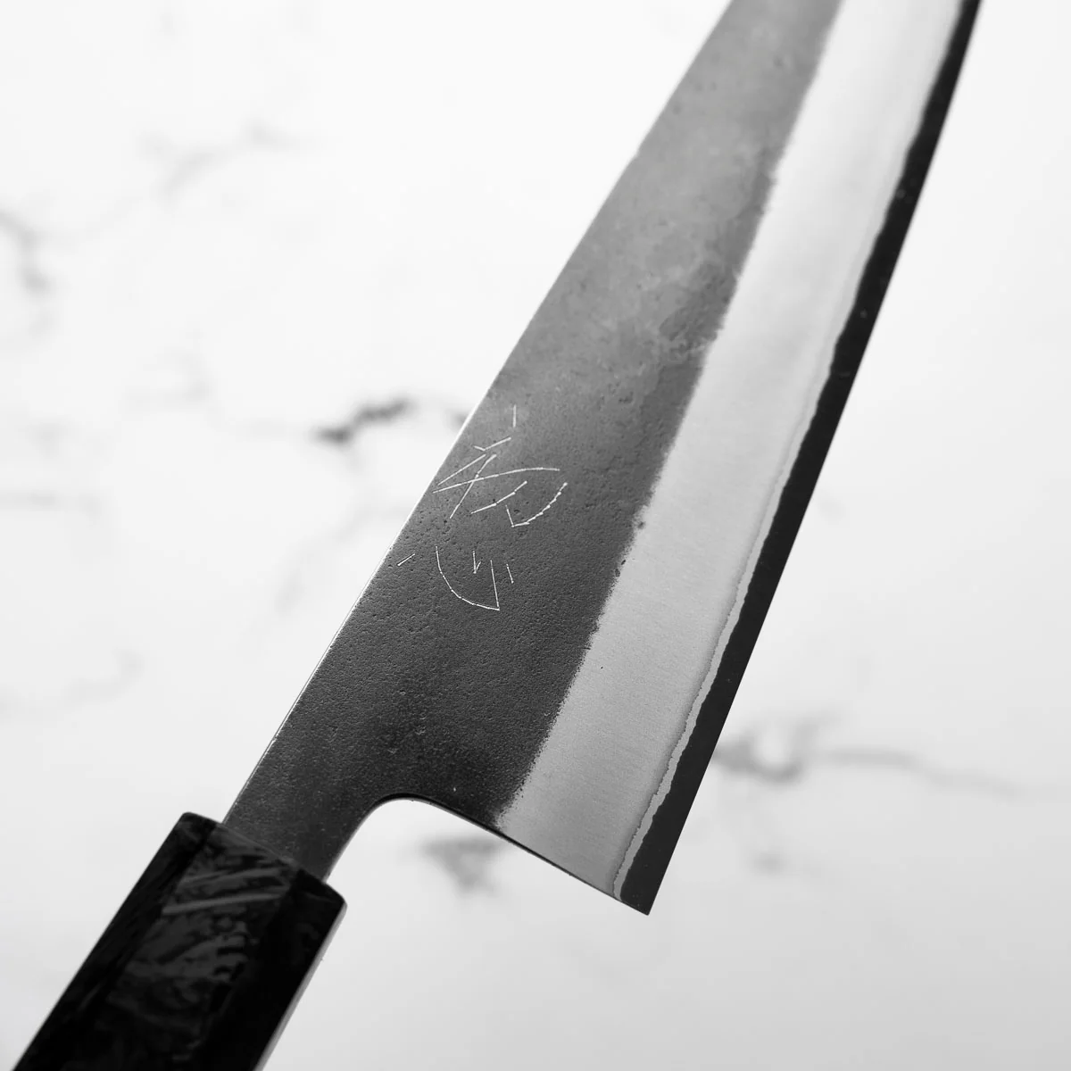 Yoshikane (Hatsukokoro) White 2 Kurouchi Nashiji Gyuto 210mm - Dark Carbon Fibre - Image 5